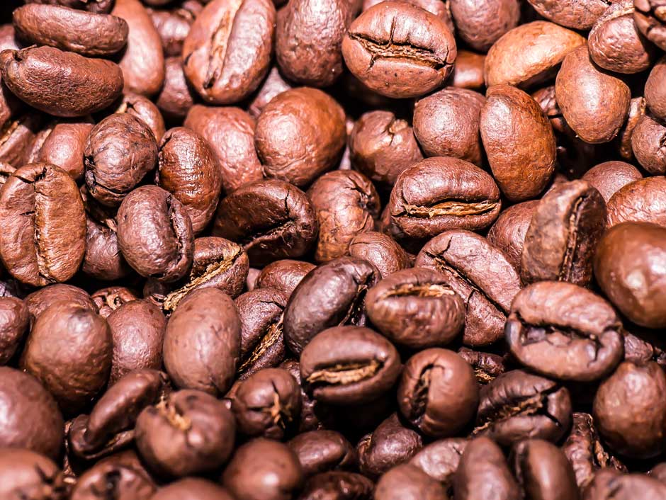 Kaffeebohnen geroestet, die Basis für den besten Kaffee